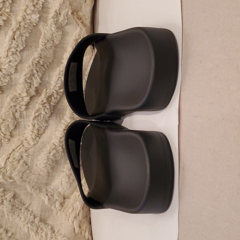 BALENCIAGA Cities New York Logo Slides - Picture 5 of 14